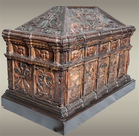 tudor chest website